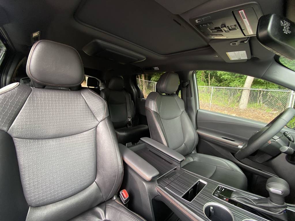 Thumbnail: 2023 Toyota Sienna - 32