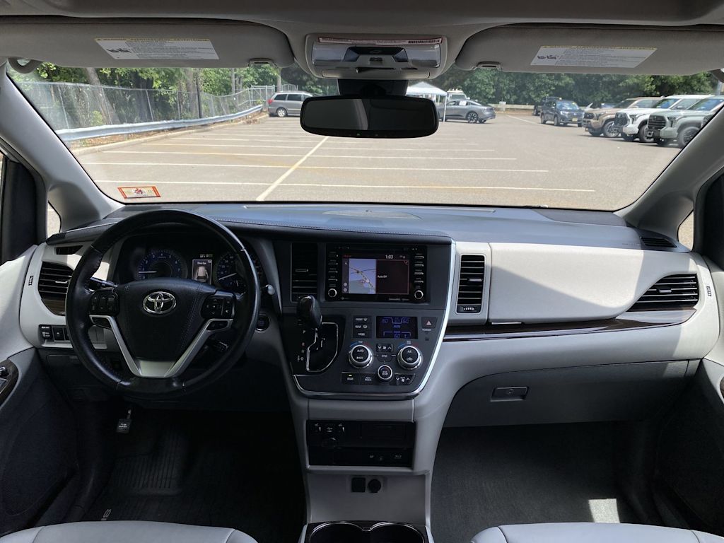 Thumbnail: 2019 Toyota Sienna - 2