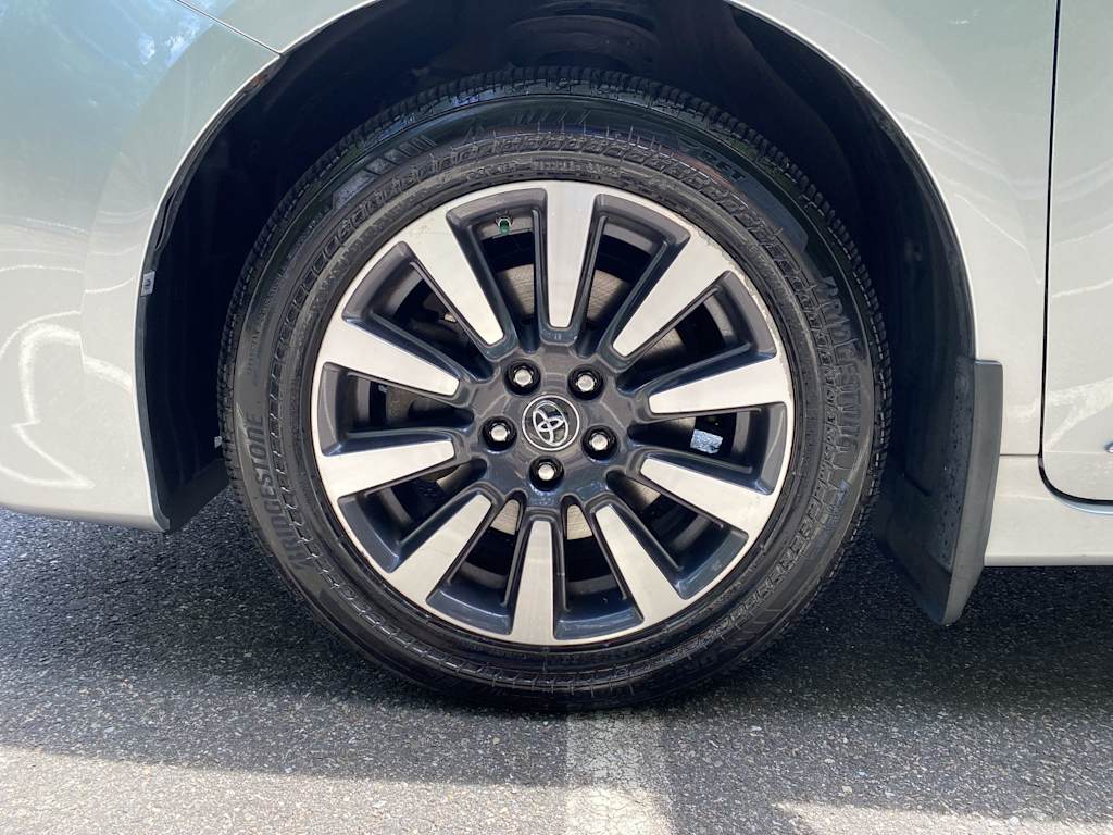 Thumbnail: 2019 Toyota Sienna - 6