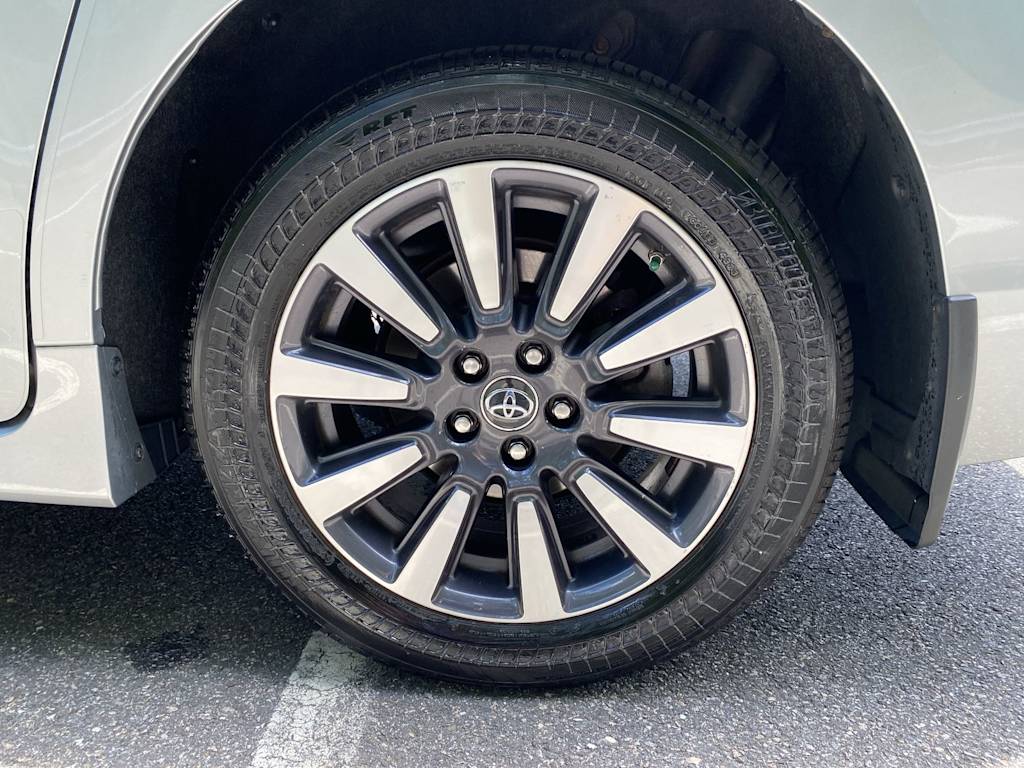 Thumbnail: 2019 Toyota Sienna - 24