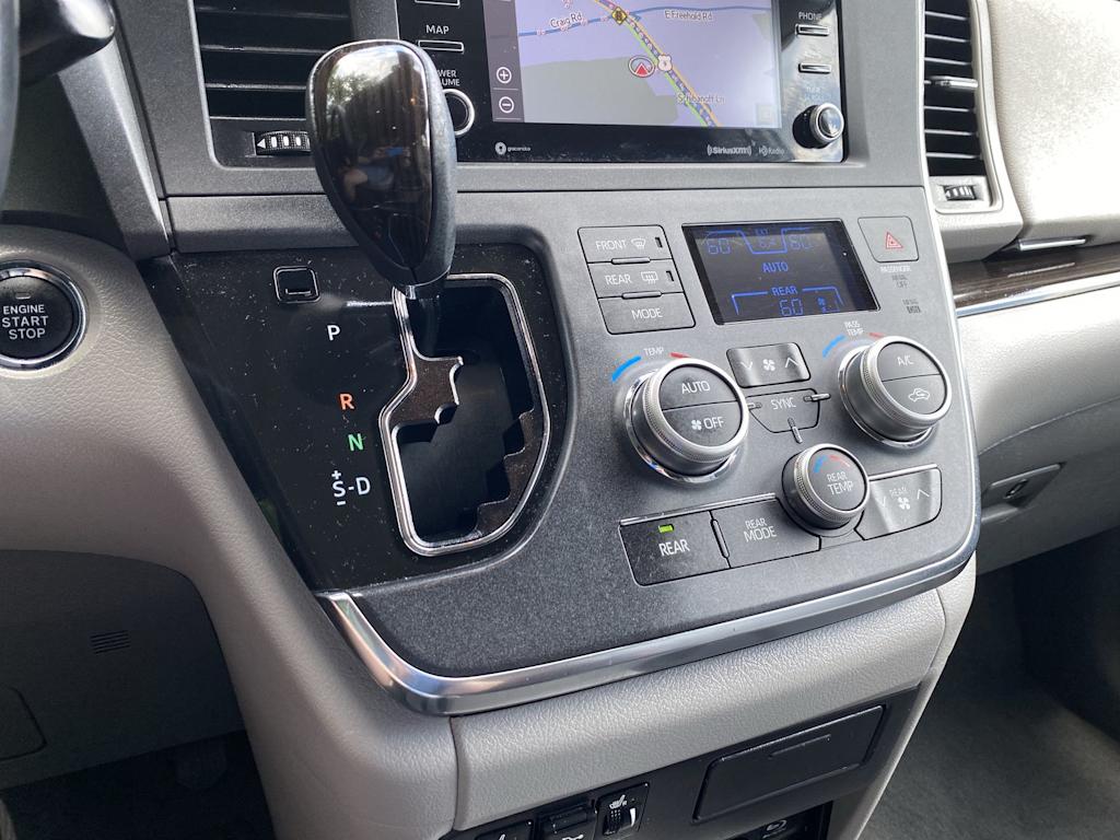 Thumbnail: 2019 Toyota Sienna - 35