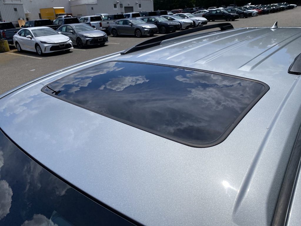 Thumbnail: 2019 Toyota Sienna - 27