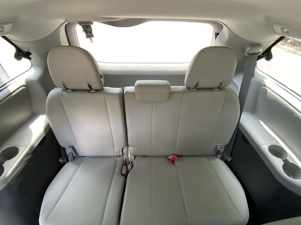 Thumbnail: 2019 Toyota Sienna - 37