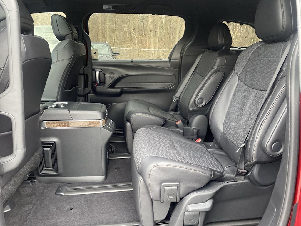Thumbnail: 2025 Toyota Sienna - 11
