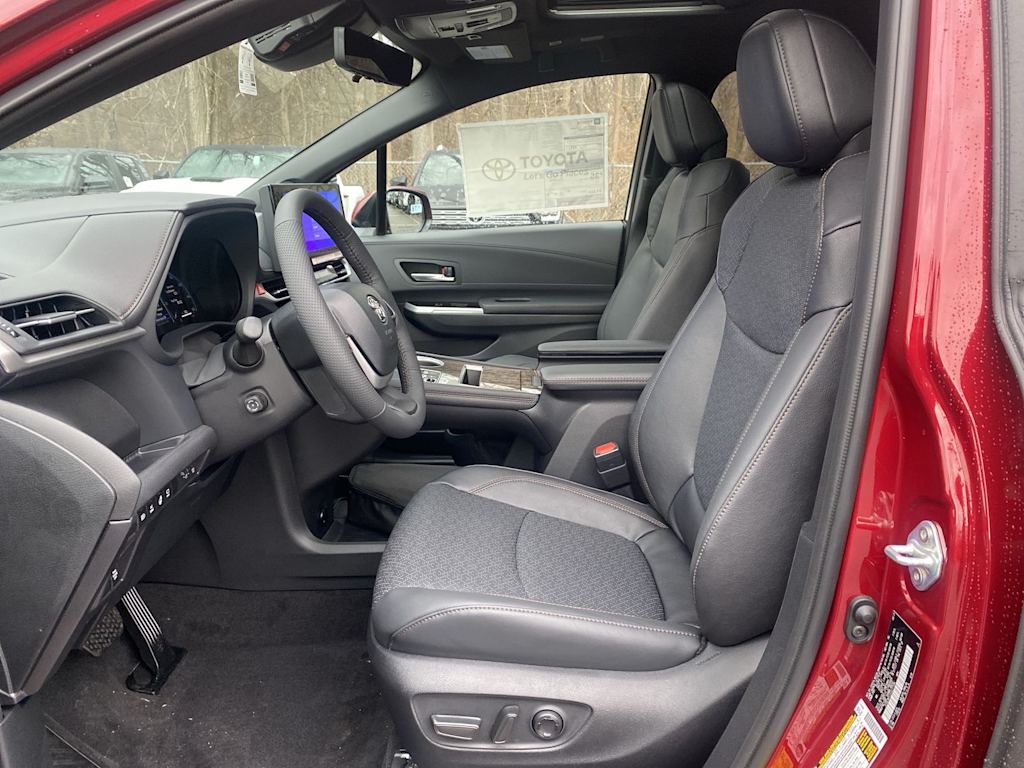Thumbnail: 2025 Toyota Sienna - 9