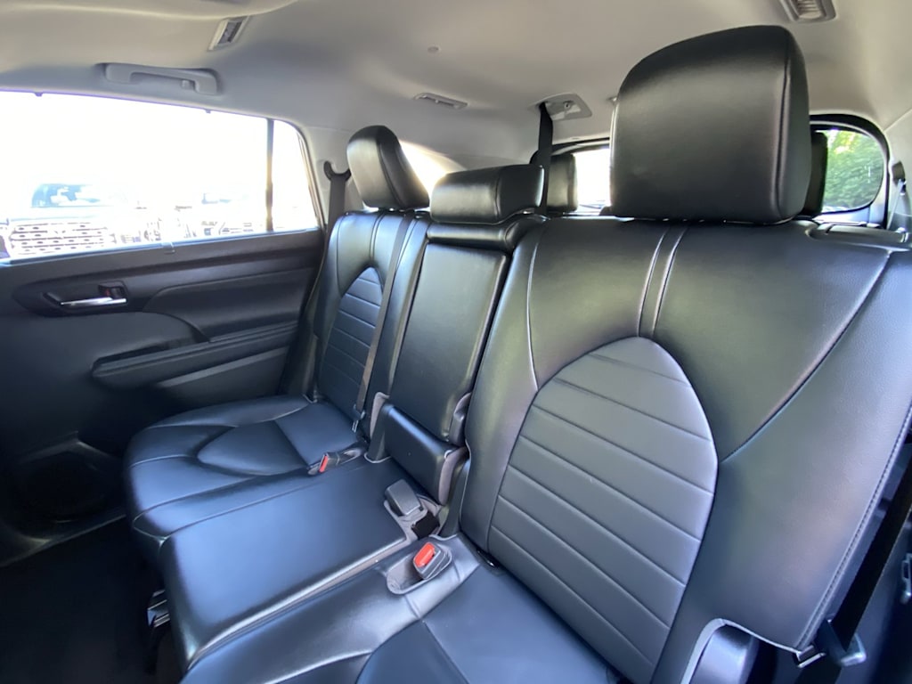 Thumbnail: 2022 Toyota Highlander - 9