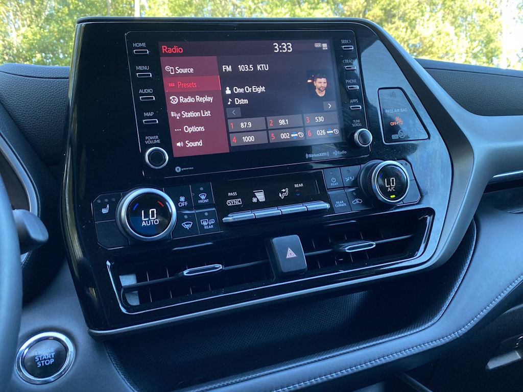 Thumbnail: 2022 Toyota Highlander - 11