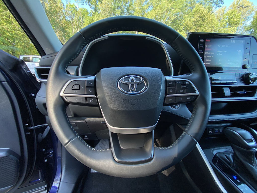 Thumbnail: 2022 Toyota Highlander - 10