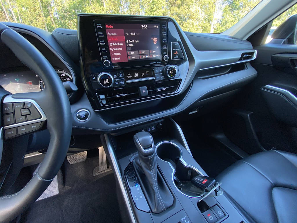 Thumbnail: 2022 Toyota Highlander - 6