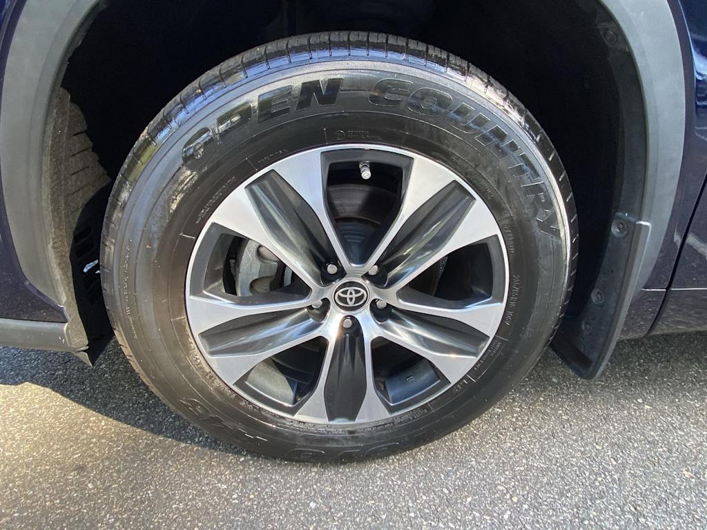 Thumbnail: 2022 Toyota Highlander - 5