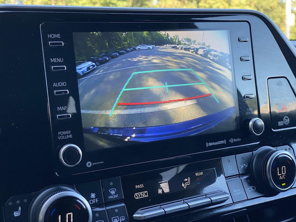 Thumbnail: 2022 Toyota Highlander - 26