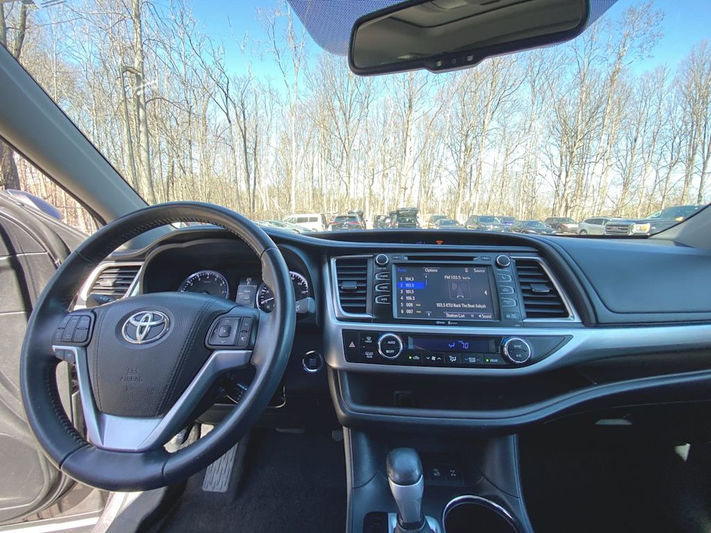 2015 Toyota Highlander XLE 2