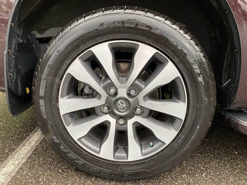 Thumbnail: 2018 Toyota Sequoia - 27
