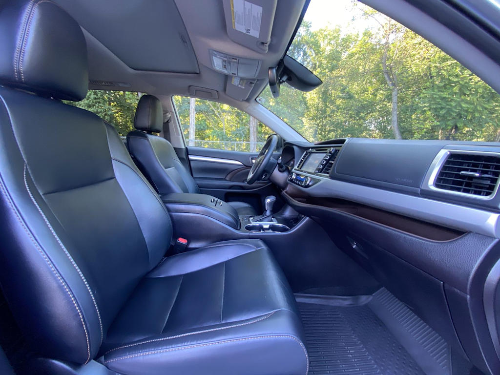 Thumbnail: 2019 Toyota Highlander - 32