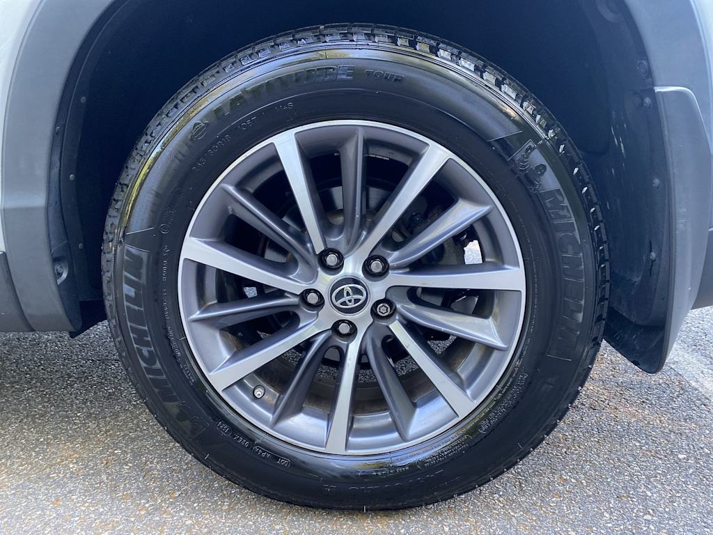 Thumbnail: 2019 Toyota Highlander - 27