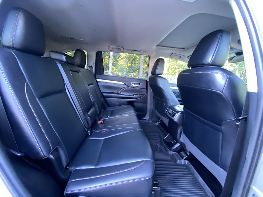 Thumbnail: 2019 Toyota Highlander - 34