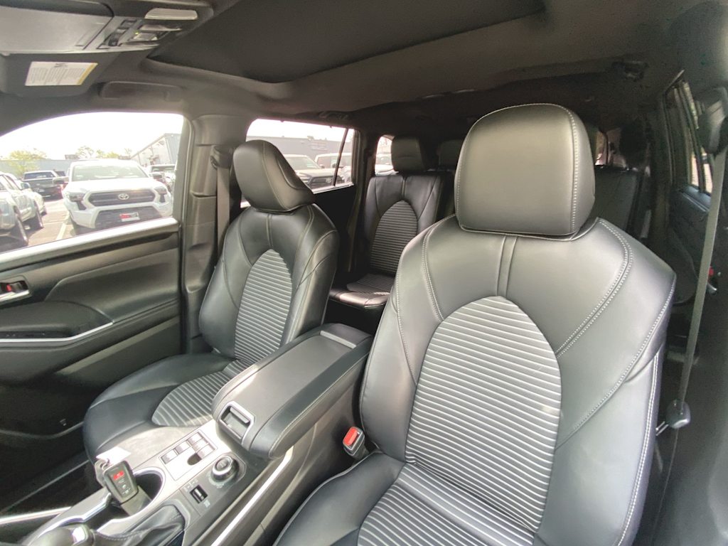 2023 Toyota Highlander XSE 11
