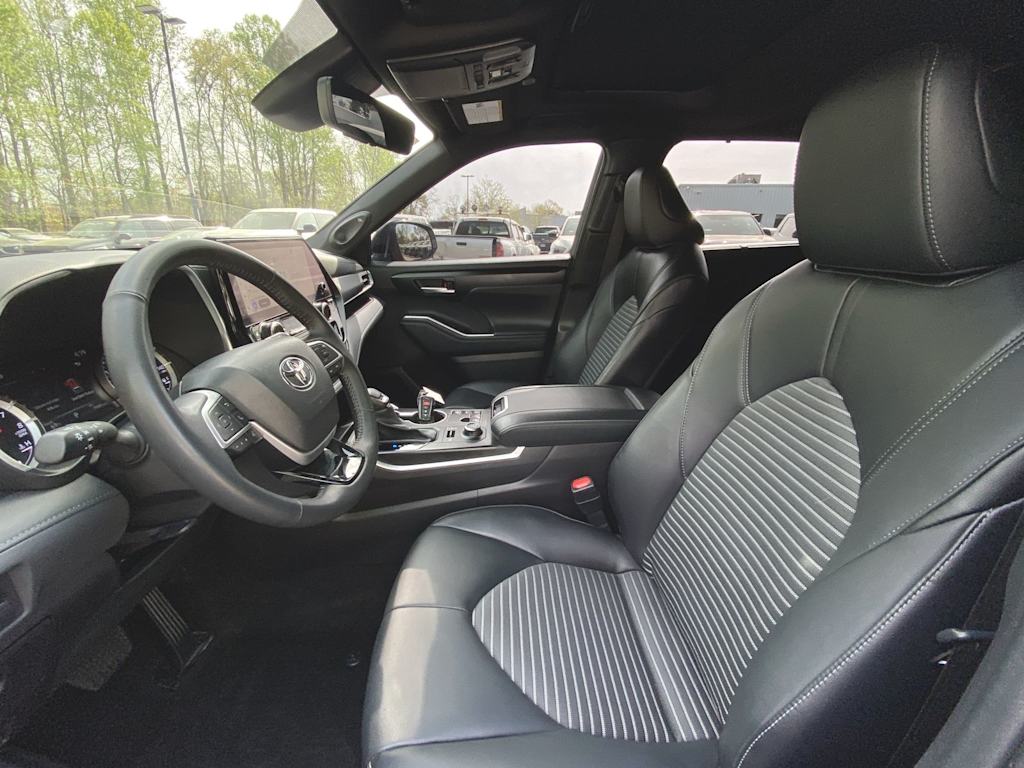 2023 Toyota Highlander XSE 10