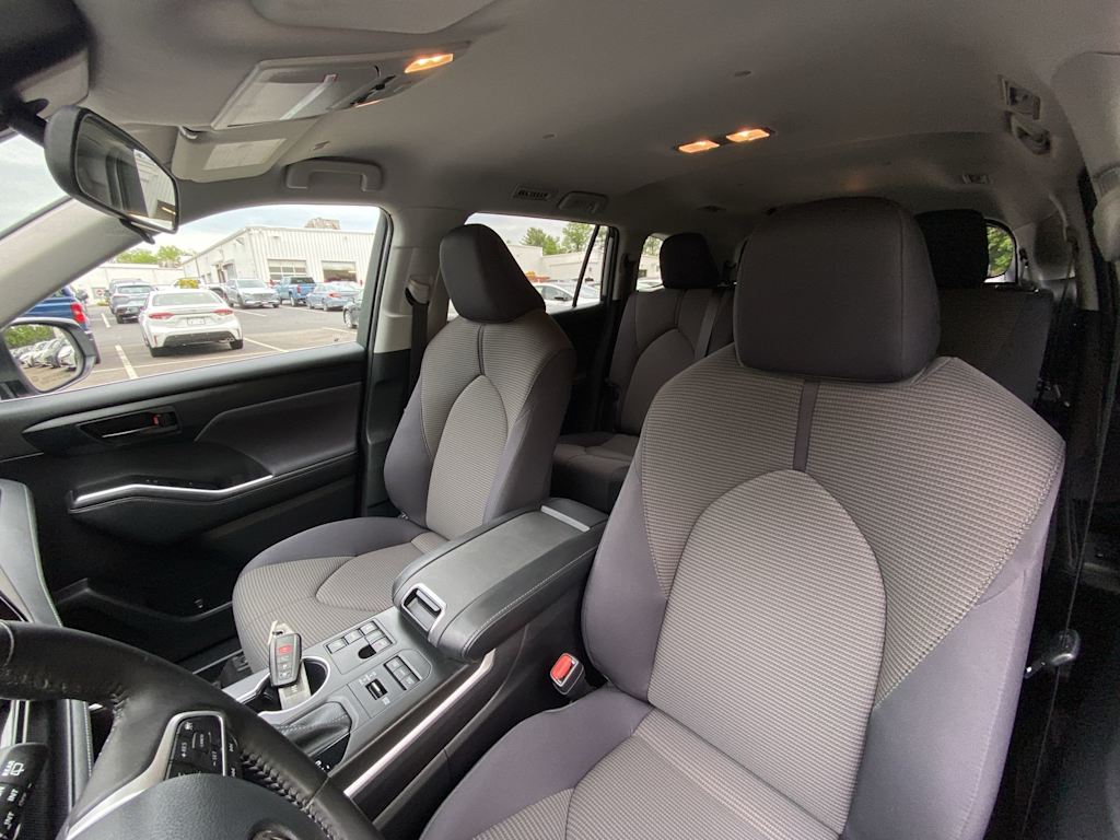 Thumbnail: 2023 Toyota Highlander - 10