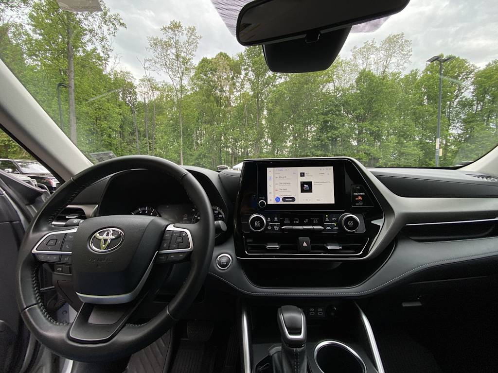 Thumbnail: 2023 Toyota Highlander - 2