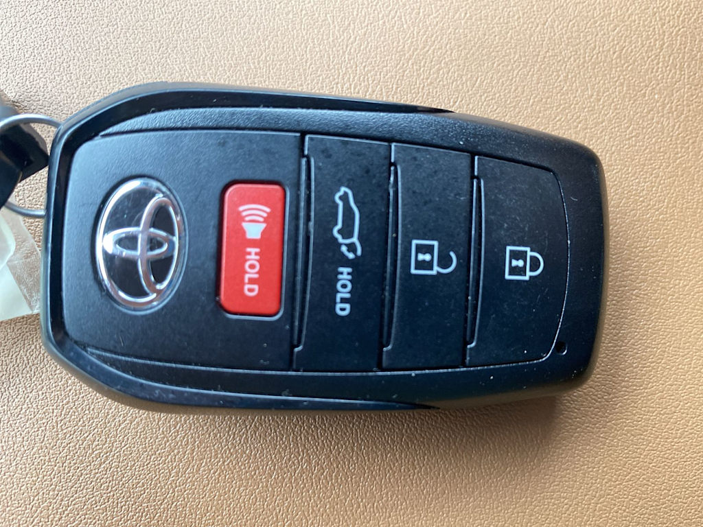 Thumbnail: 2026 Toyota Highlander - 17