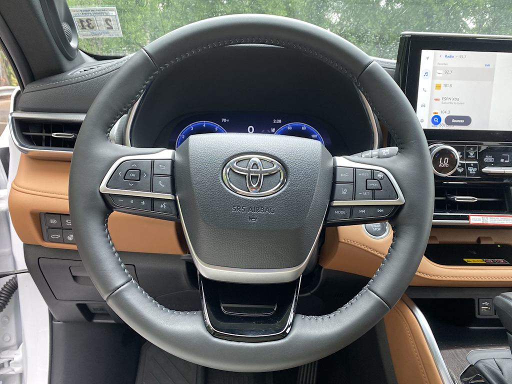 Thumbnail: 2026 Toyota Highlander - 12