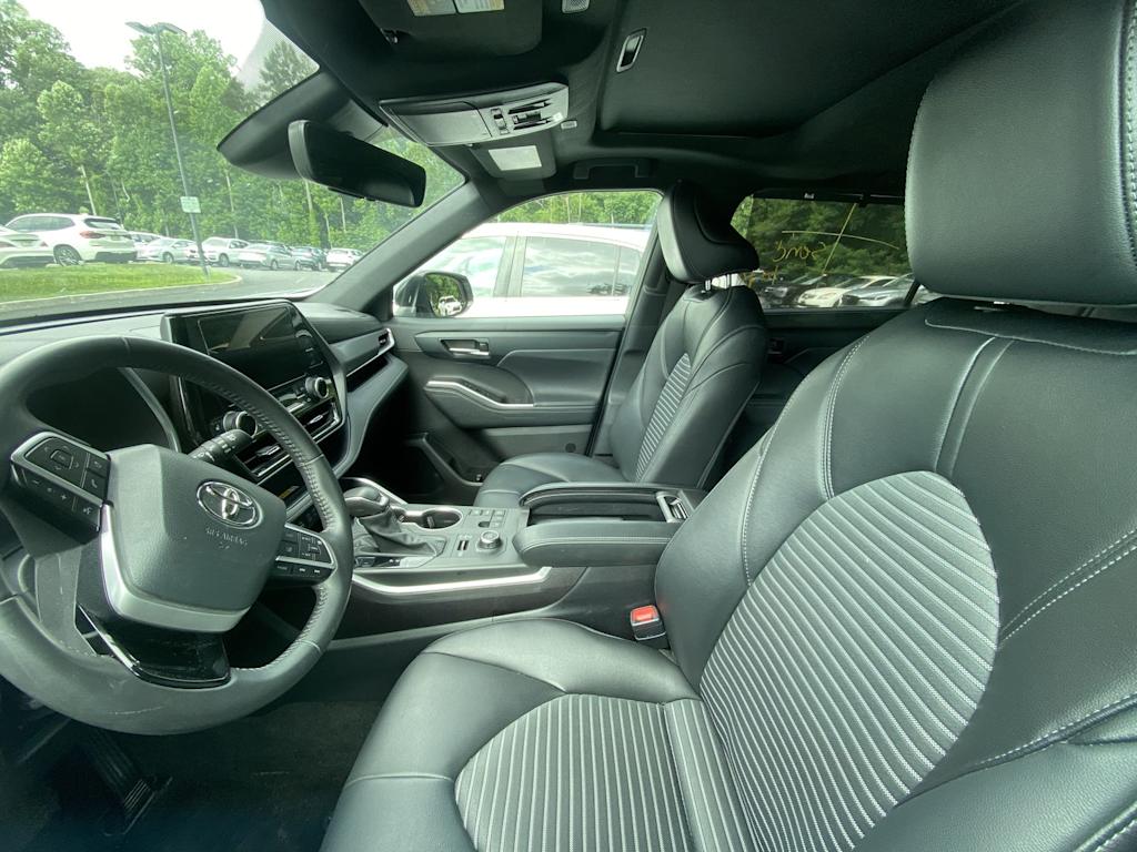 Thumbnail: 2024 Toyota Highlander - 7