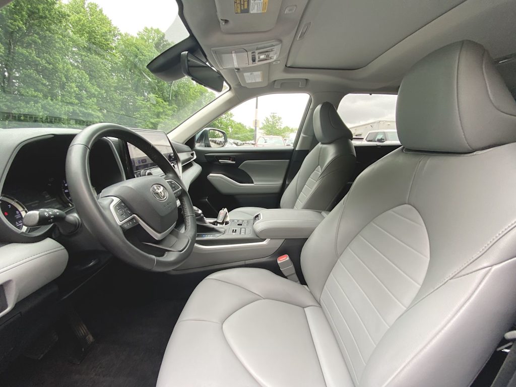 2023 Toyota Highlander XLE 8
