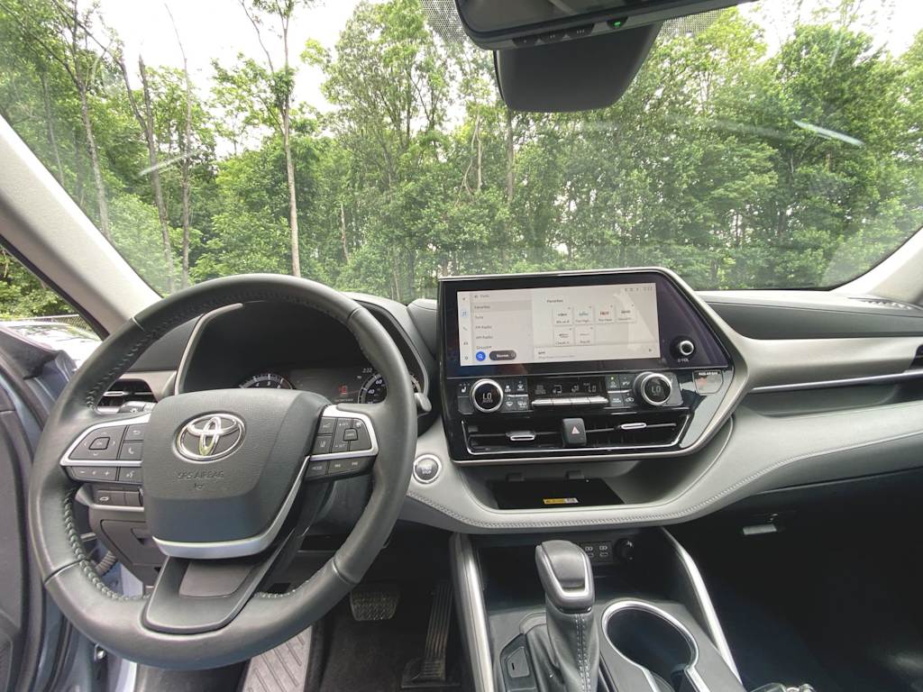 2023 Toyota Highlander XLE 2