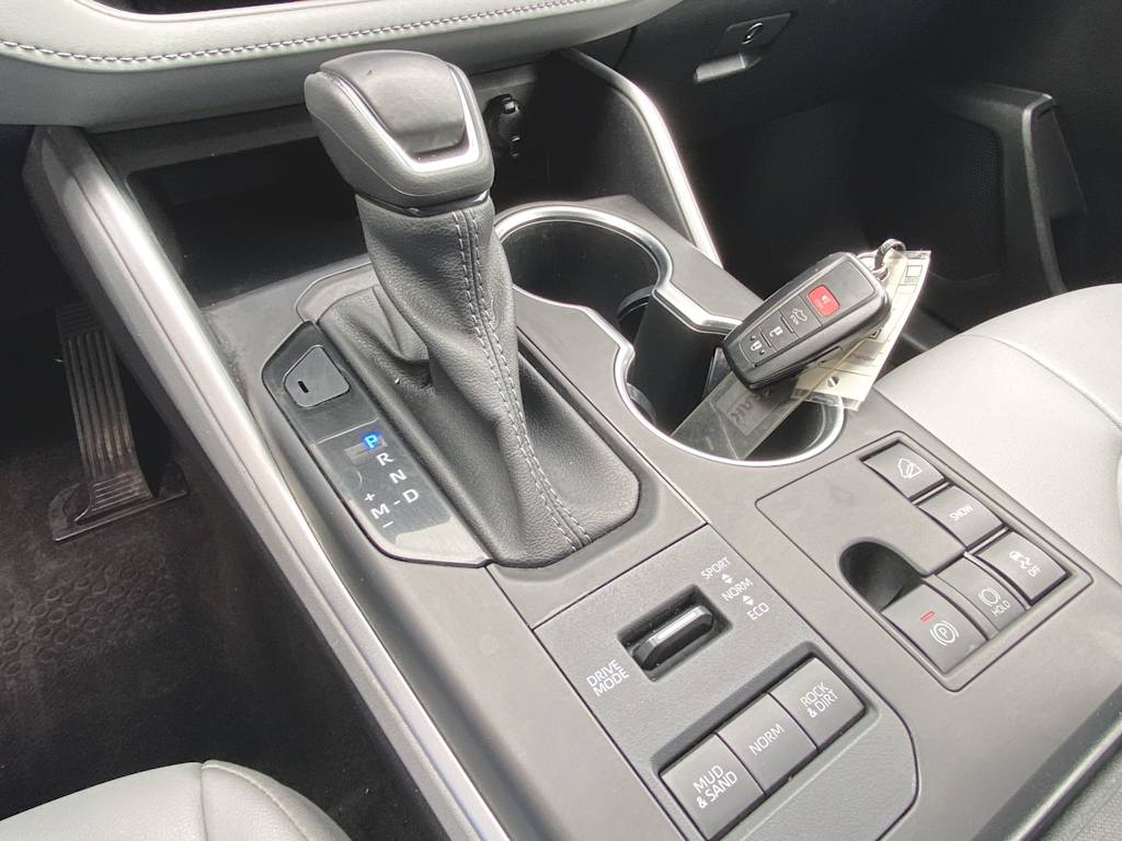 2023 Toyota Highlander XLE 13
