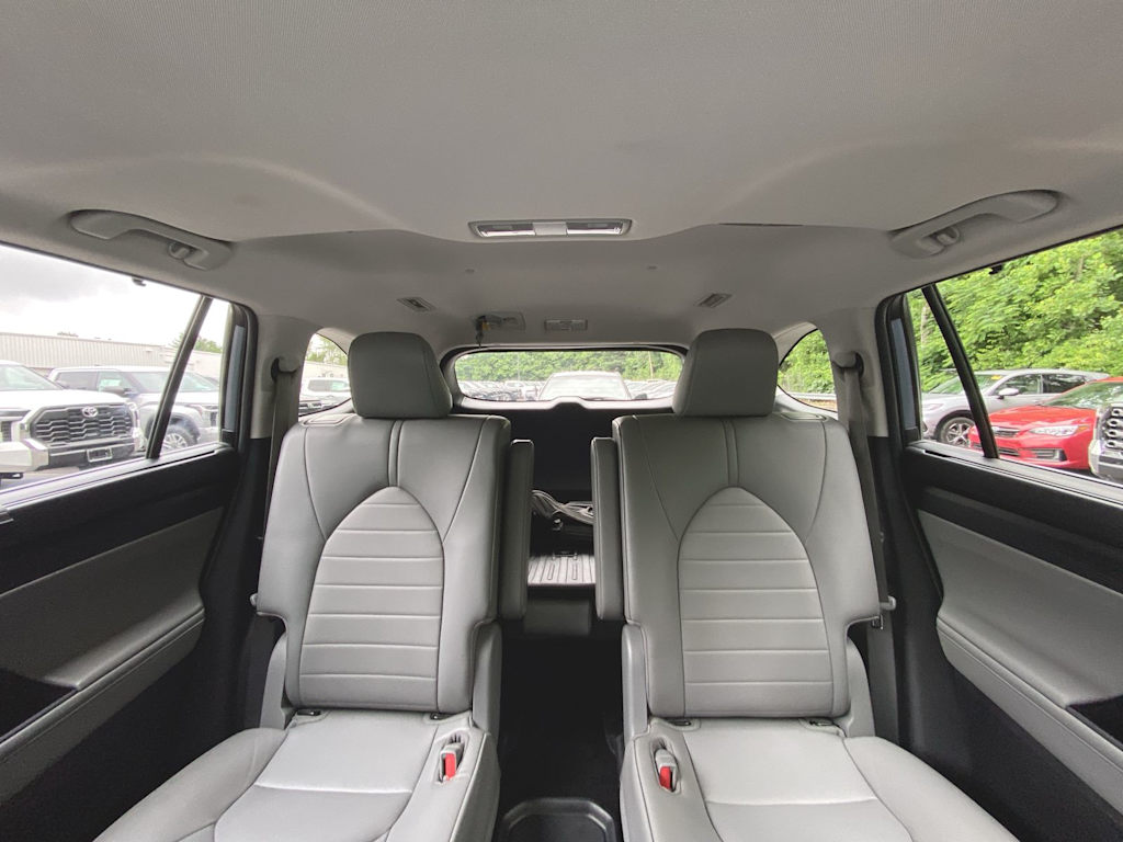 2023 Toyota Highlander XLE 30