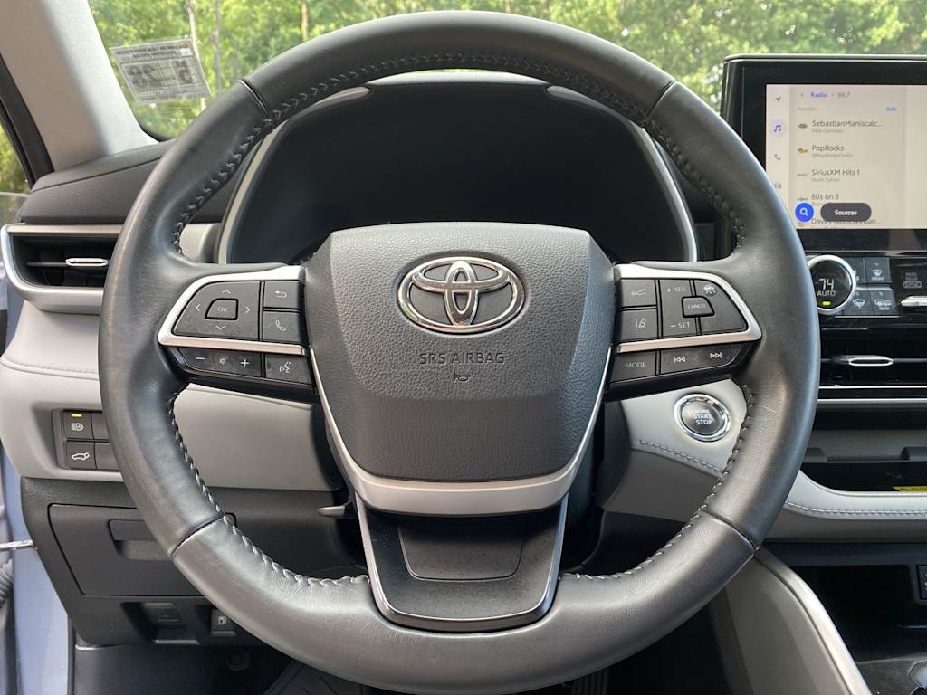 Thumbnail: 2023 Toyota Highlander - 13