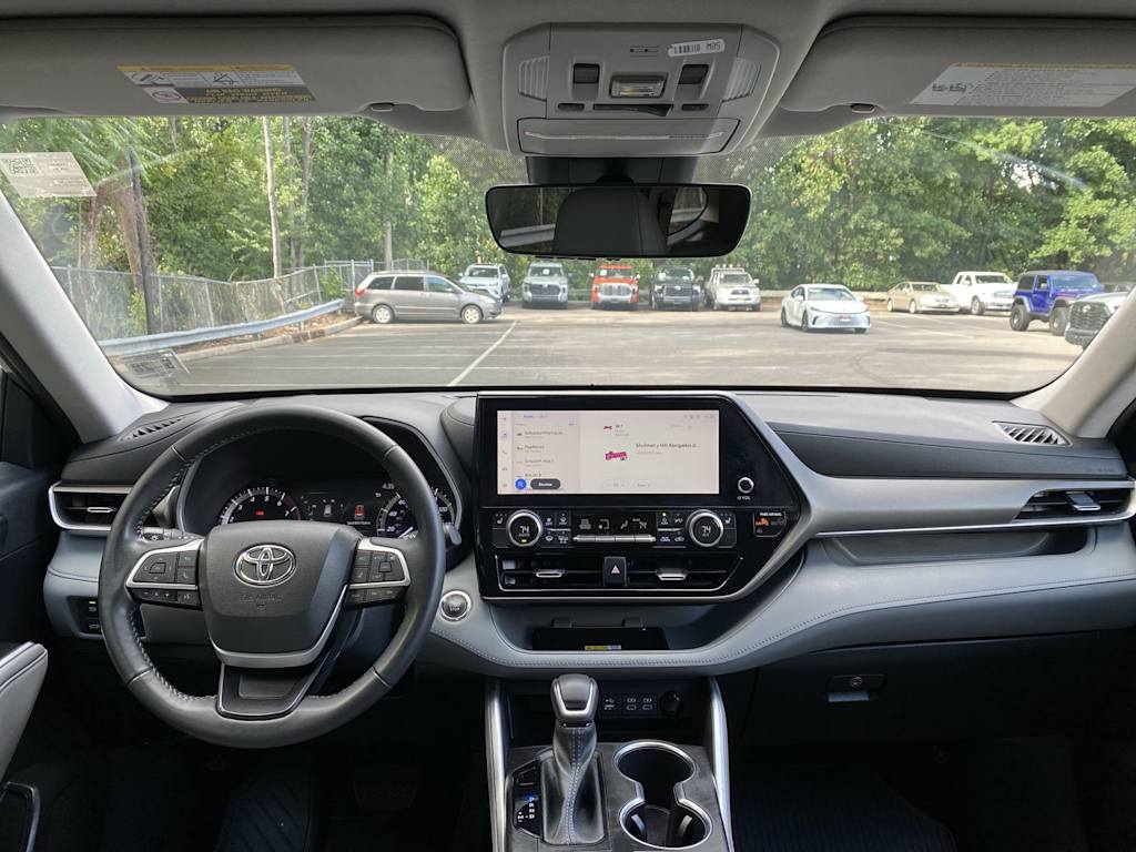 Thumbnail: 2023 Toyota Highlander - 2
