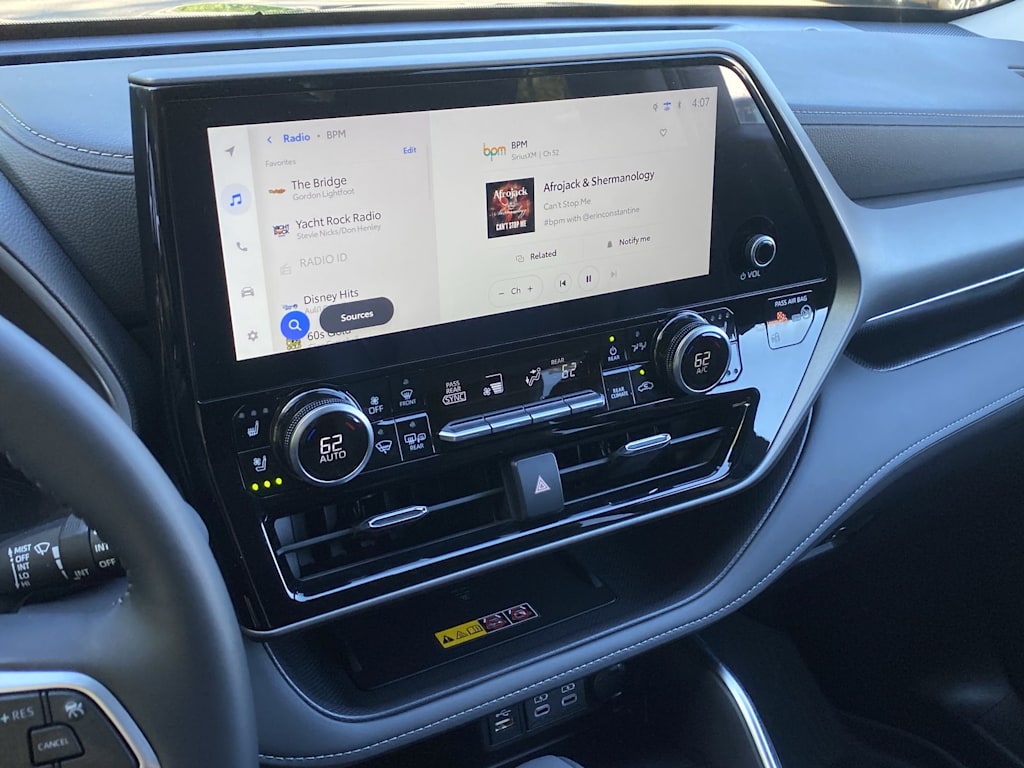 Thumbnail: 2026 Toyota Highlander - 14