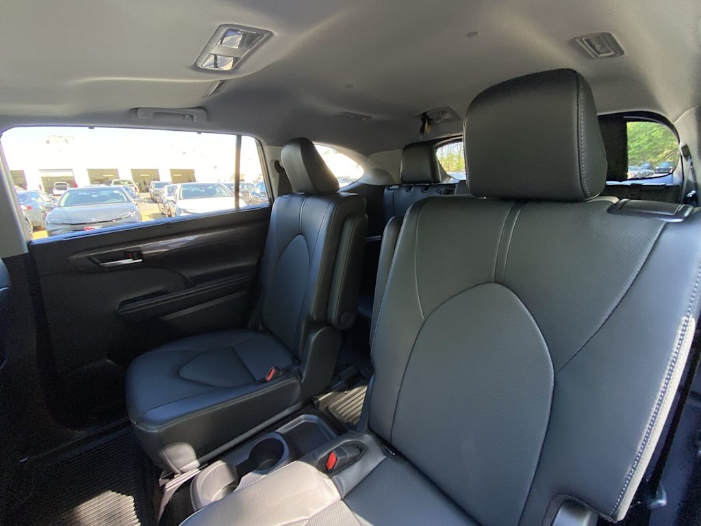 Thumbnail: 2026 Toyota Highlander - 11