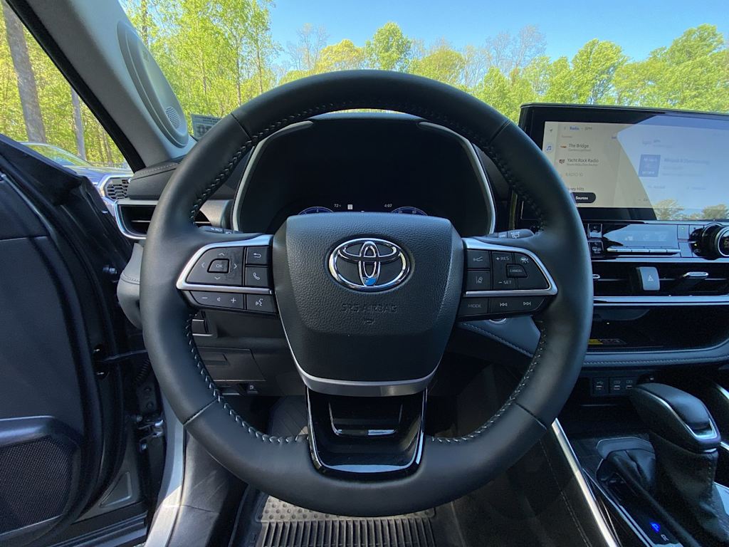 Thumbnail: 2026 Toyota Highlander - 50