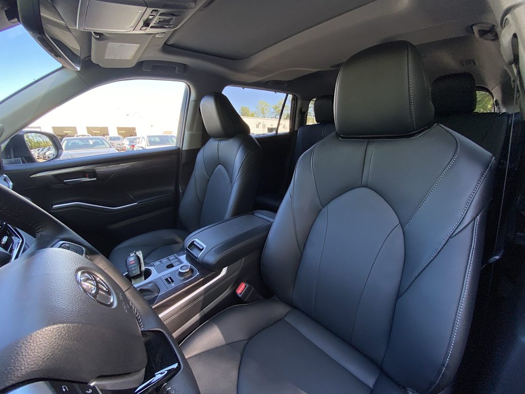 Thumbnail: 2026 Toyota Highlander - 41