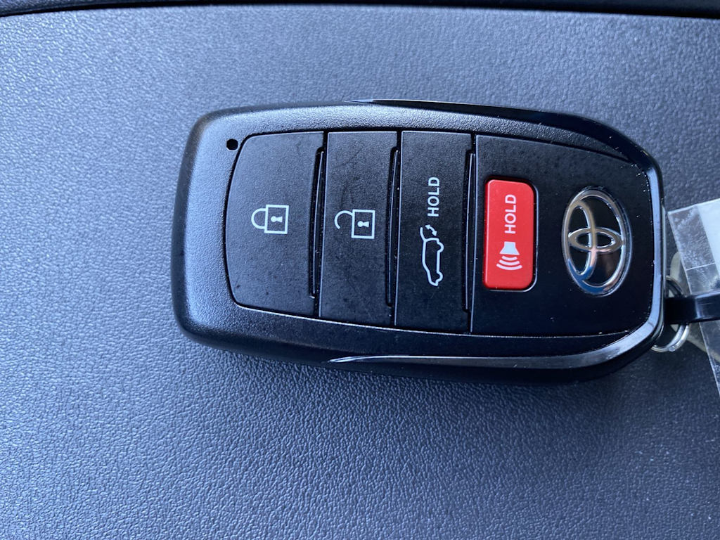 Thumbnail: 2026 Toyota Highlander - 18