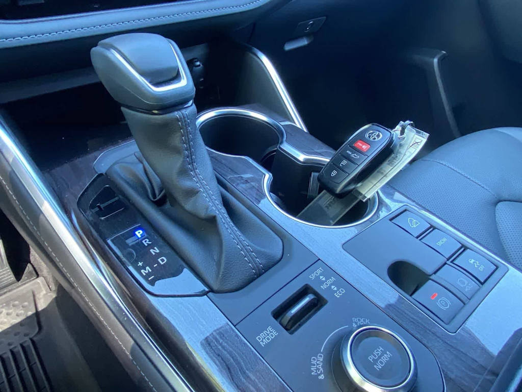 Thumbnail: 2026 Toyota Highlander - 55