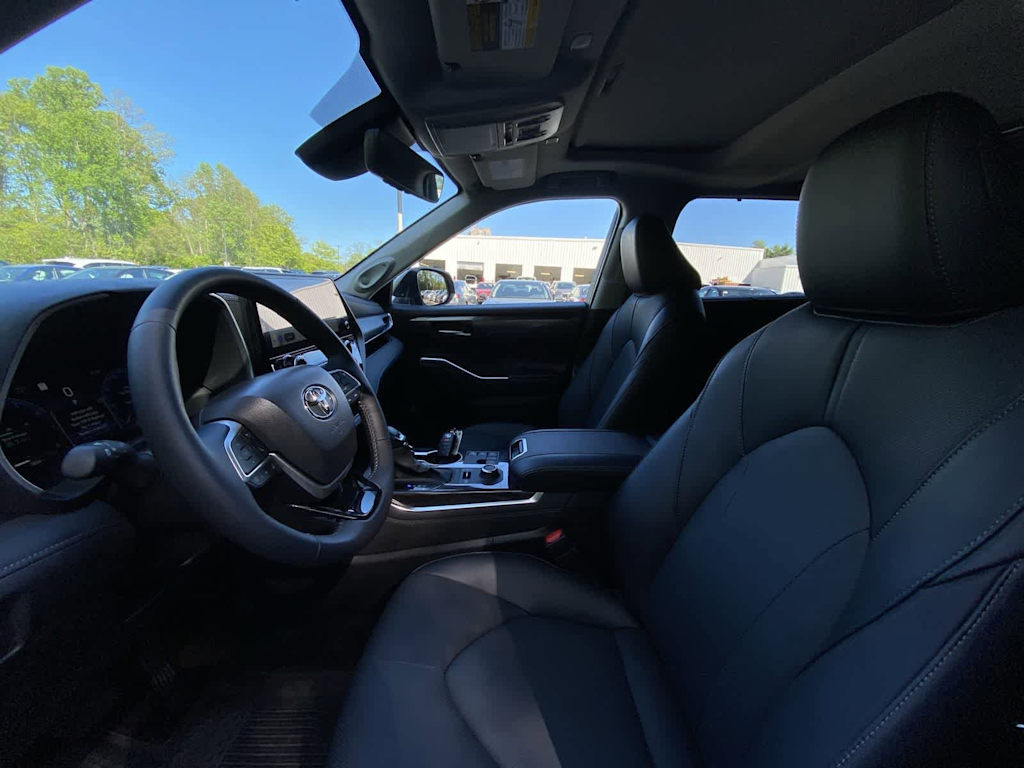 Thumbnail: 2026 Toyota Highlander - 10