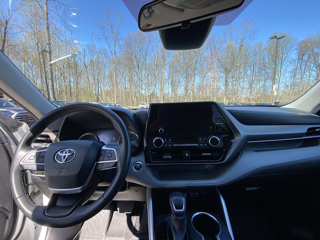 Thumbnail: 2023 Toyota Highlander - 2