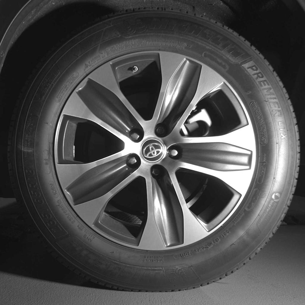 Thumbnail: 2023 Toyota Highlander - 18