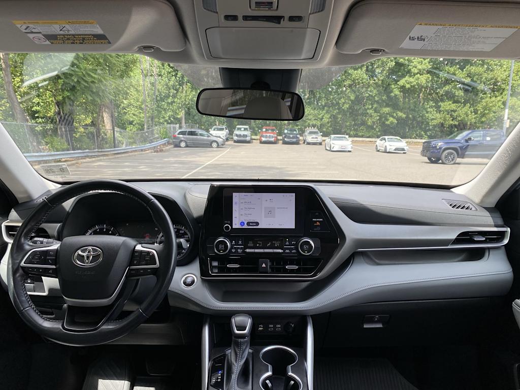 Thumbnail: 2023 Toyota Highlander - 2