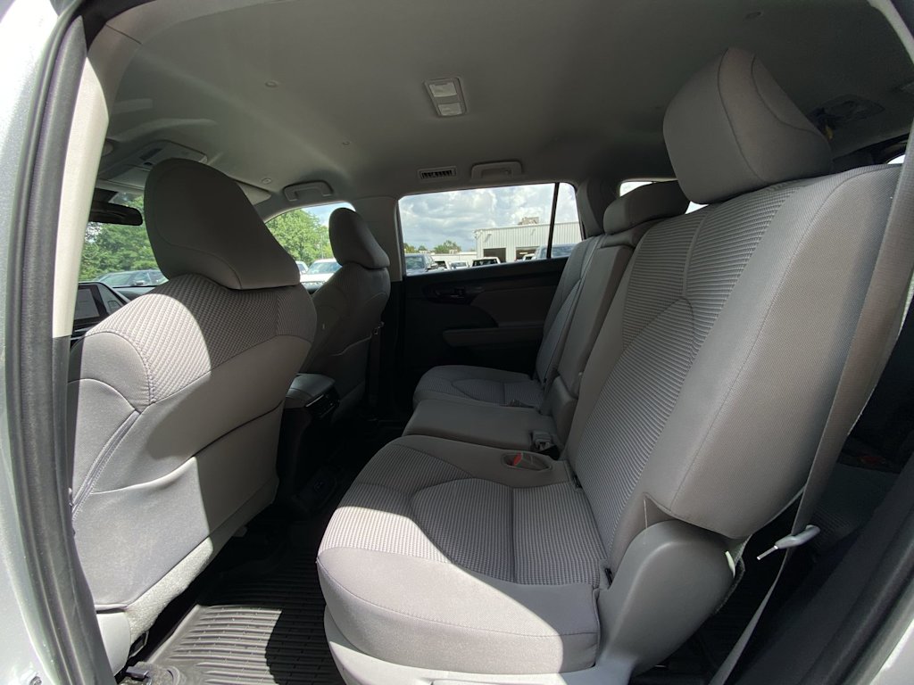 Thumbnail: 2023 Toyota Highlander - 12
