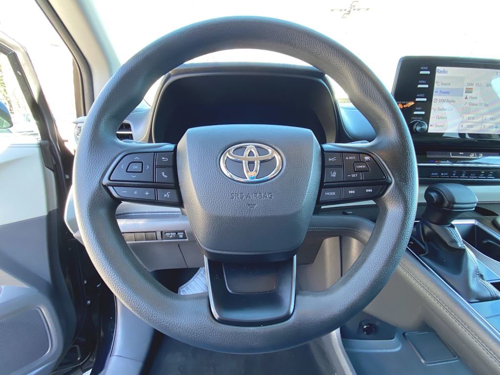 2022 Toyota Sienna LE 12