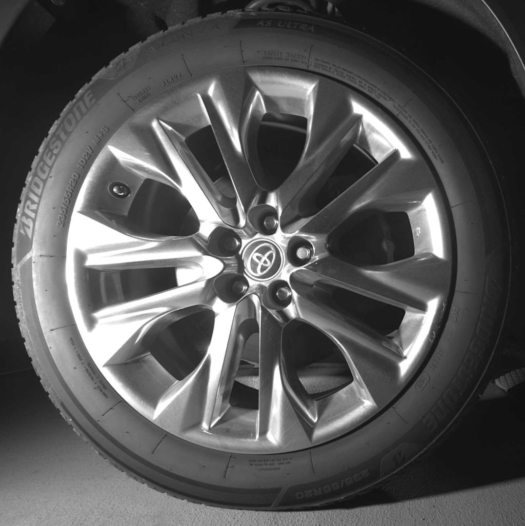 Thumbnail: 2023 Toyota Highlander - 12
