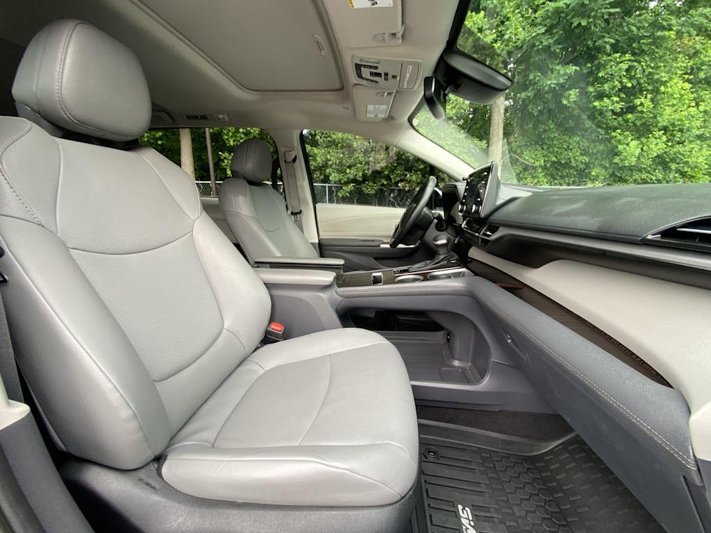 Thumbnail: 2023 Toyota Sienna - 31