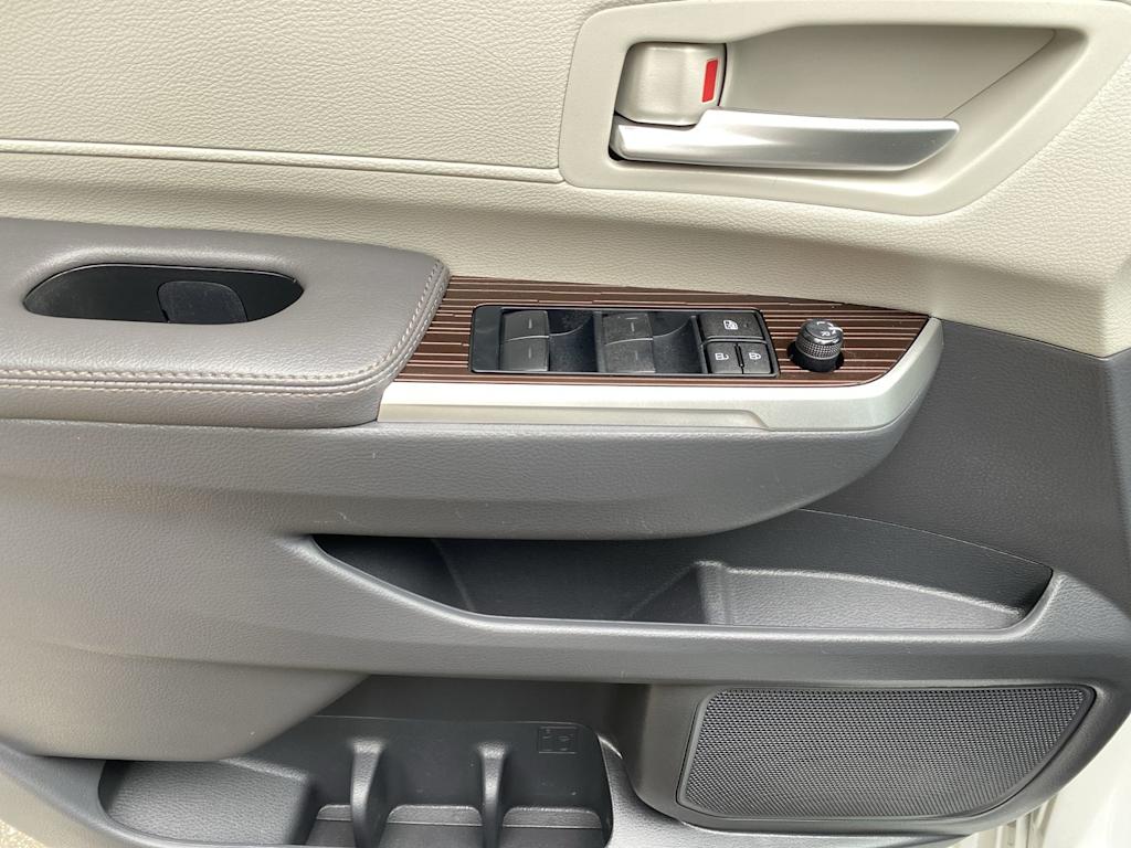 Thumbnail: 2023 Toyota Sienna - 30