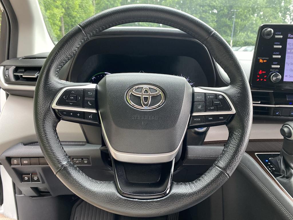 Thumbnail: 2023 Toyota Sienna - 13