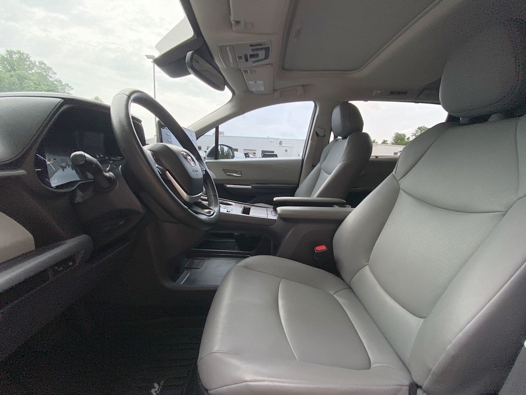 Thumbnail: 2023 Toyota Sienna - 10